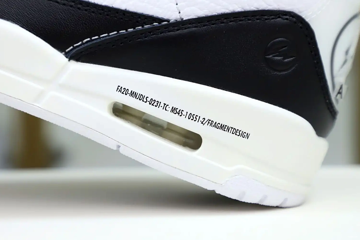 X RETRO FRAGMENT Kimikick 3 SP JORDAN 'WHITE' DESIGN AIR 0409